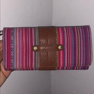 🚨BRAND NEW ROXY WALLET🚨